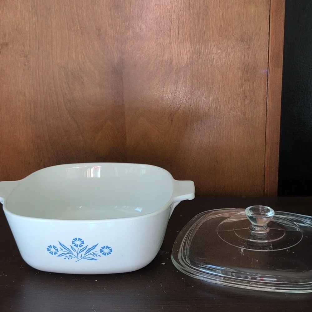 Corning Ware Cornflower Blue Casserole Dish 1 1/2 Quart with Lid
